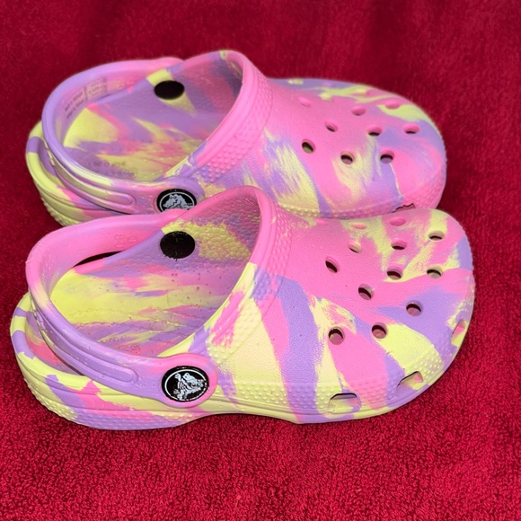 CROCS Kids Sandals in Pink and Yellow - Picture 4 of 8